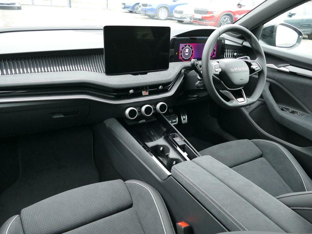 Skoda Superb Superb Hatch Sportline 1.5 Tsi E-tec 150 Ps Dsg Black #2