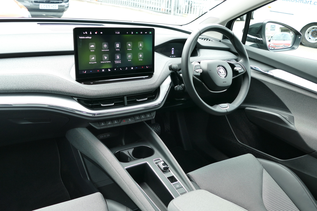 Skoda ENYAQ 210Kw 85 Edition 82Kwh 286 Ps BV74UOS Black #2