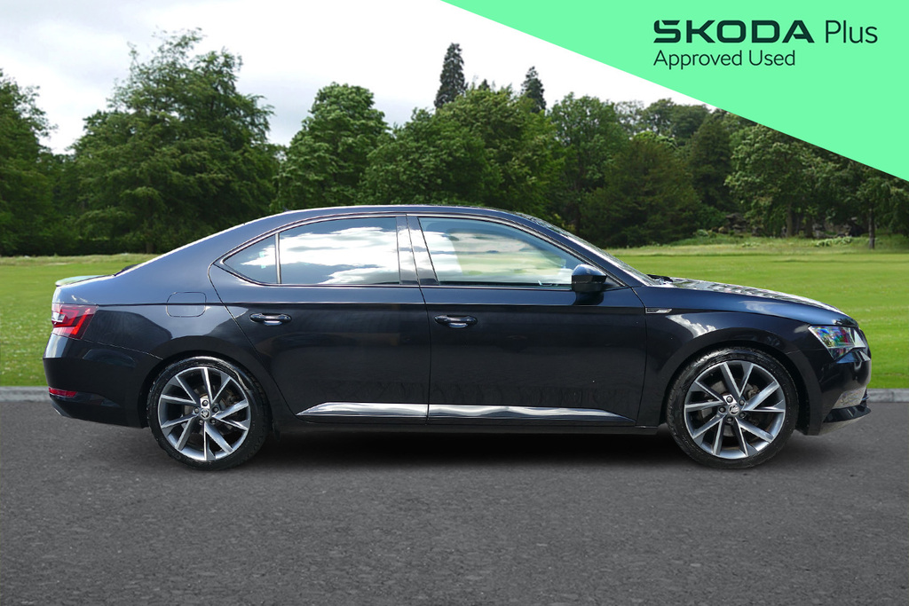 Skoda Superb 2.0 Tdi Cr 190 Sport Line 4X4 Dsg 7 Speed 1 Black #4