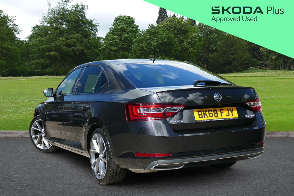 Skoda Superb 2.0 Tdi Cr 190 Sport Line 4X4 Dsg 7 Speed 1 Black #3