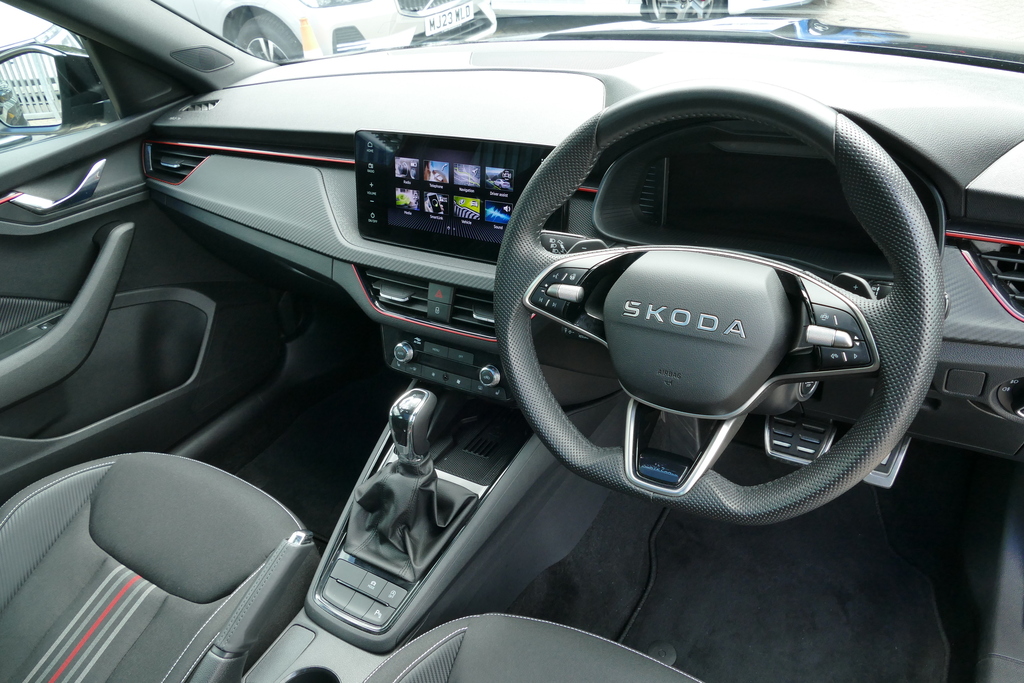 Skoda Kamiq 1.5 Tsi Monte Carlo Edition Dsg 150 Ps Black #6