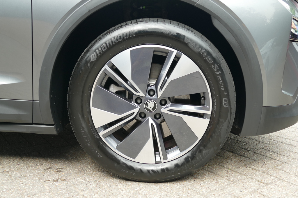 Skoda Elroq 210Kw 85 Edition 82Kwh 286 Ps Grey #5
