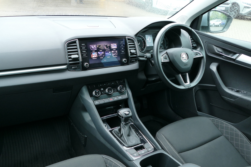 Skoda Karoq 1.5 Tsi Se Dsg 150 Ps Silver #6