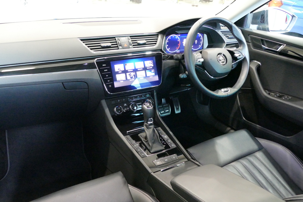 Skoda Superb 2.0 Tsi 190 Laurin Klement Dsg 190 Ps Grey #2