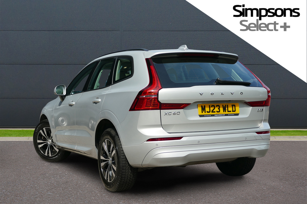 Volvo XC60 2.0 B5p Core Awd Geartronic 0 Ps Silver #3