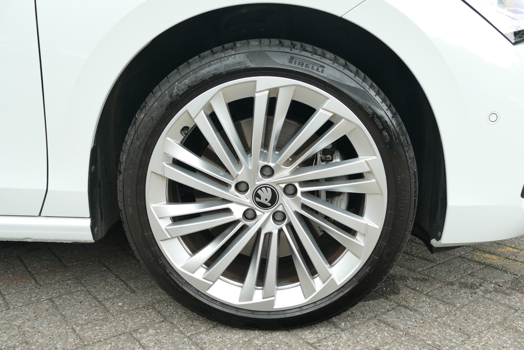 Skoda Superb 2.0 Tdi 193 Laurin Klement 4X4 Dsg 193 Ps White #5
