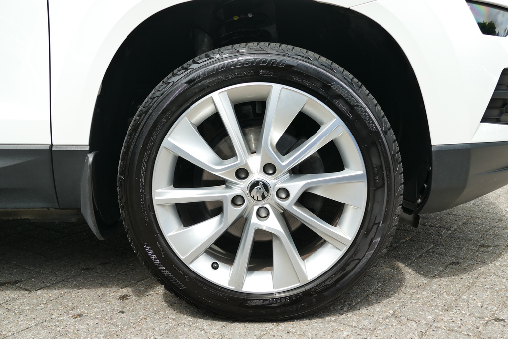Skoda Karoq 1.5 Tsi Se L Dsg 0 Ps White #5