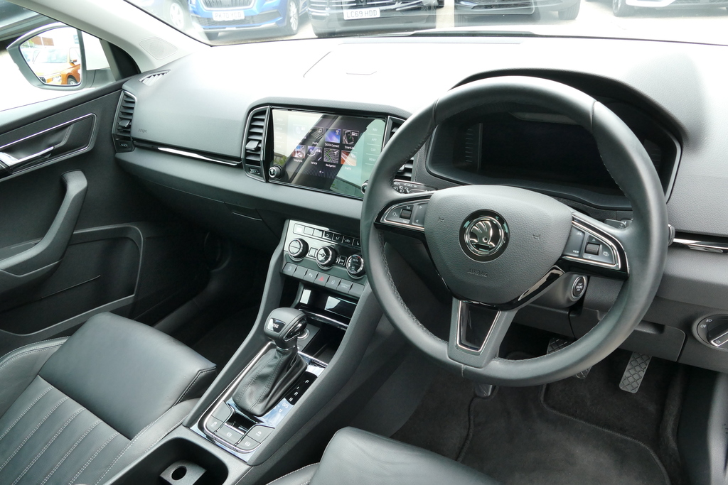 Skoda Karoq 1.5 Tsi Se L Dsg 0 Ps White #6