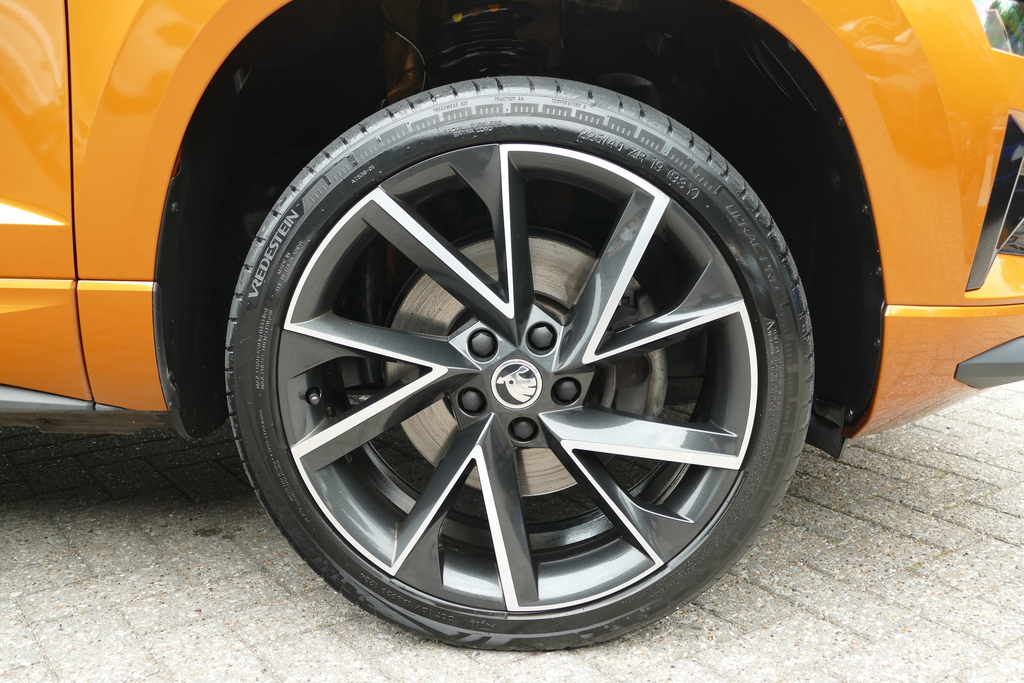 Skoda Karoq 2.0 Tdi 150 Sportline 150 Ps Orange #5