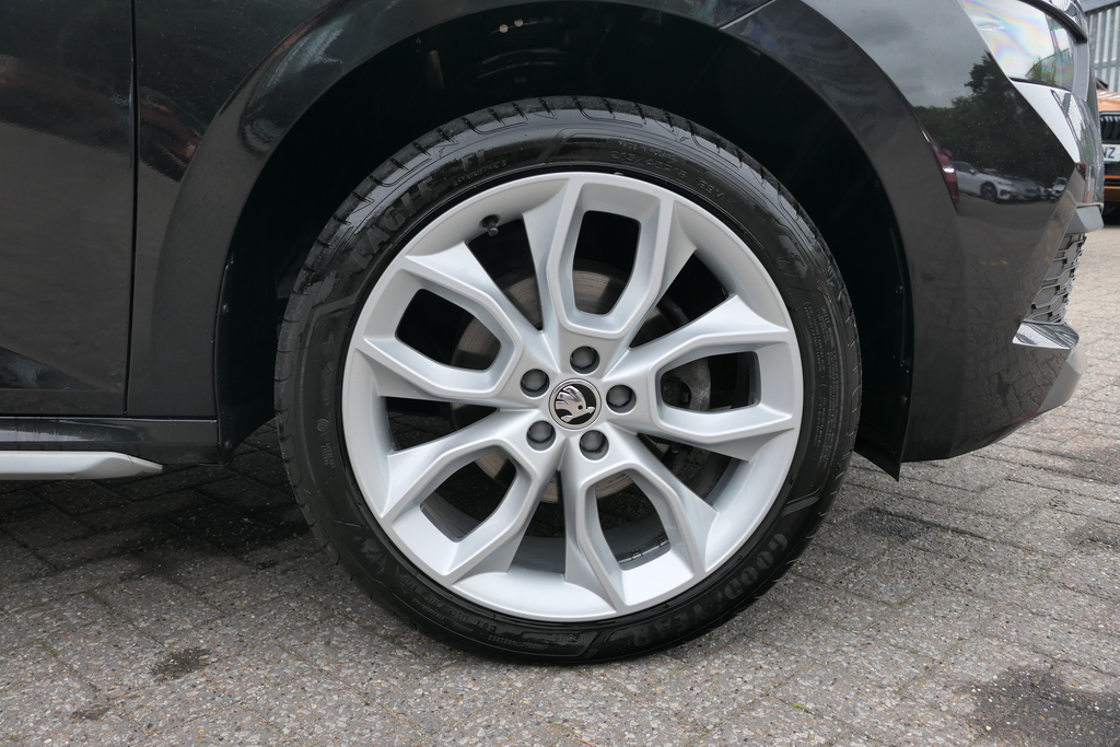 Skoda Kamiq 1.5 Tsi Se L Dsg 0 Ps Black #5