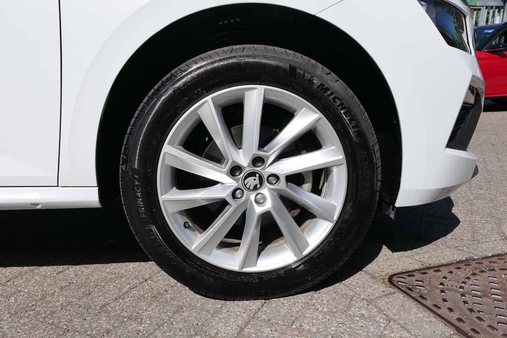 Skoda Kamiq 1.0 Tsi Se Edition 116 Ps GK75KKL White #5