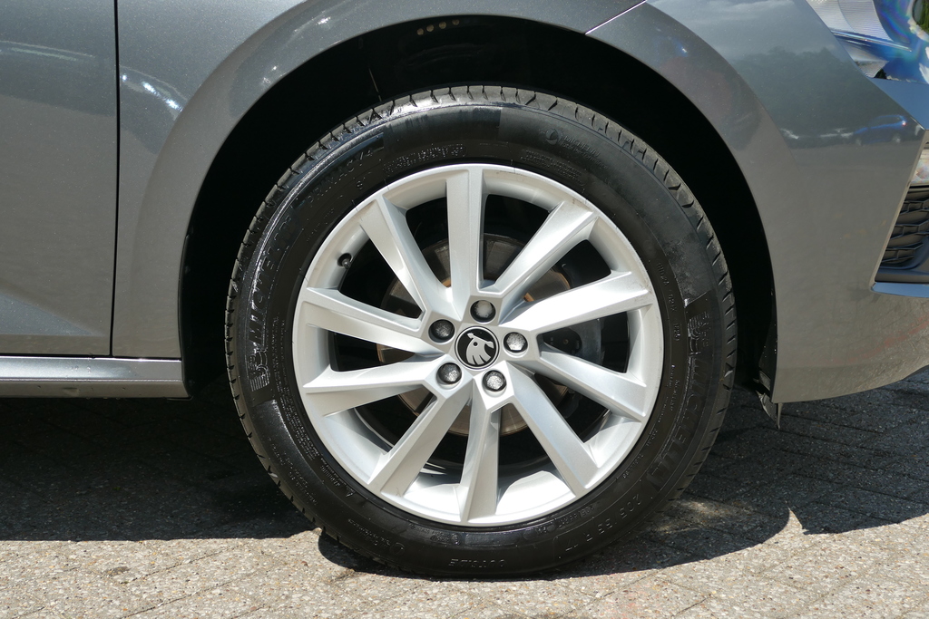 Skoda Kamiq 1.0 Tsi Se Edition 116 Ps GJ75FYZ Grey #5
