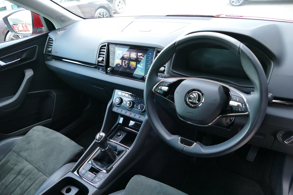 Skoda Karoq 1.5 Tsi Se L 150 Ps Red #6