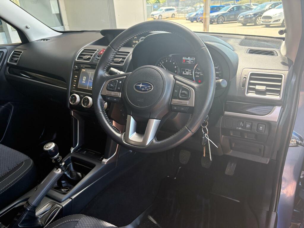 Subaru Forester 2.0 Xe Premium Lineartronic Red #22