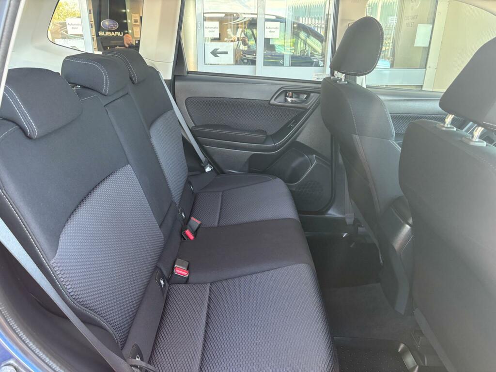 Subaru Forester 2.0 Xe Premium Lineartronic Red #44