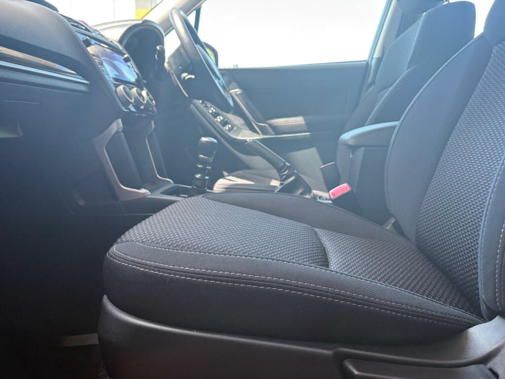 Subaru Forester 2.0 Xe Premium Lineartronic Red #41