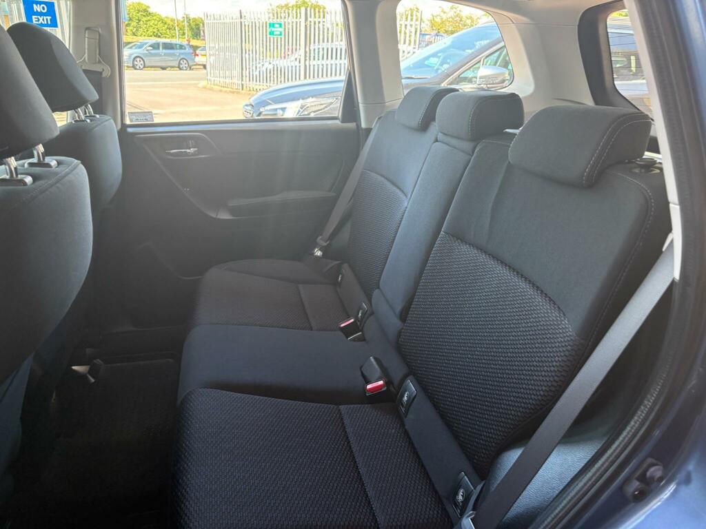 Subaru Forester 2.0 Xe Premium Lineartronic Red #43