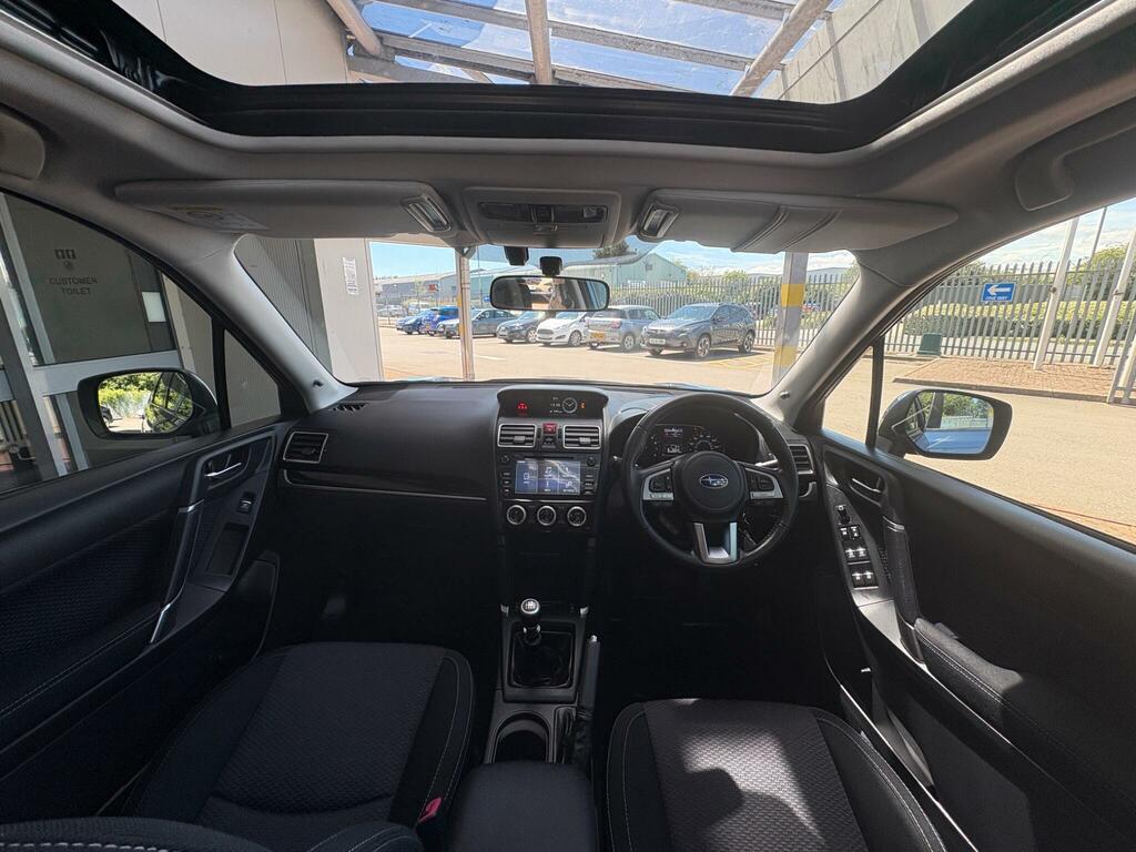 Subaru Forester 2.0 Xe Premium Lineartronic Red #20