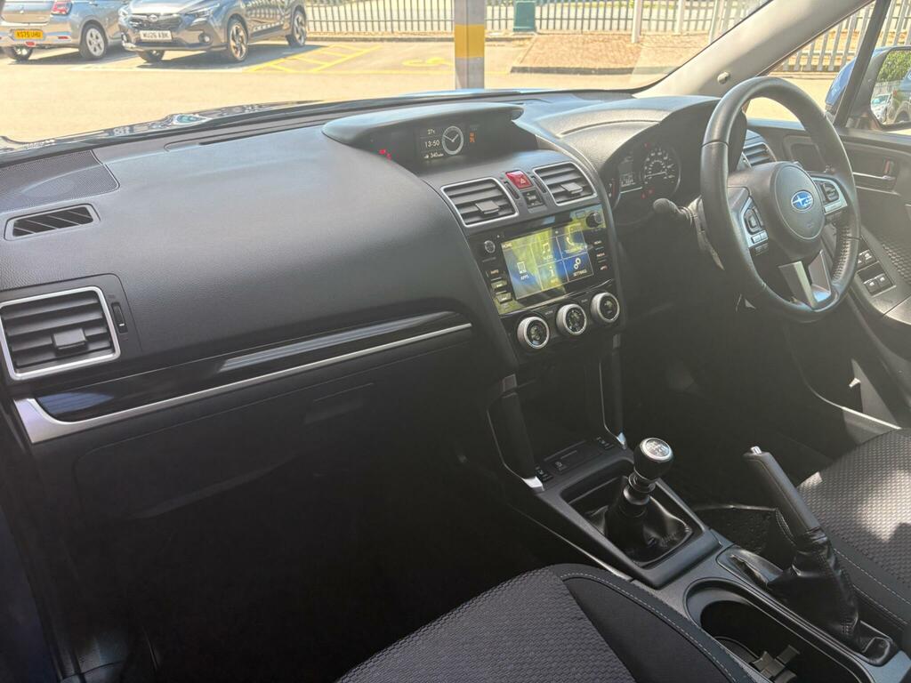 Subaru Forester 2.0 Xe Premium Lineartronic Red #17