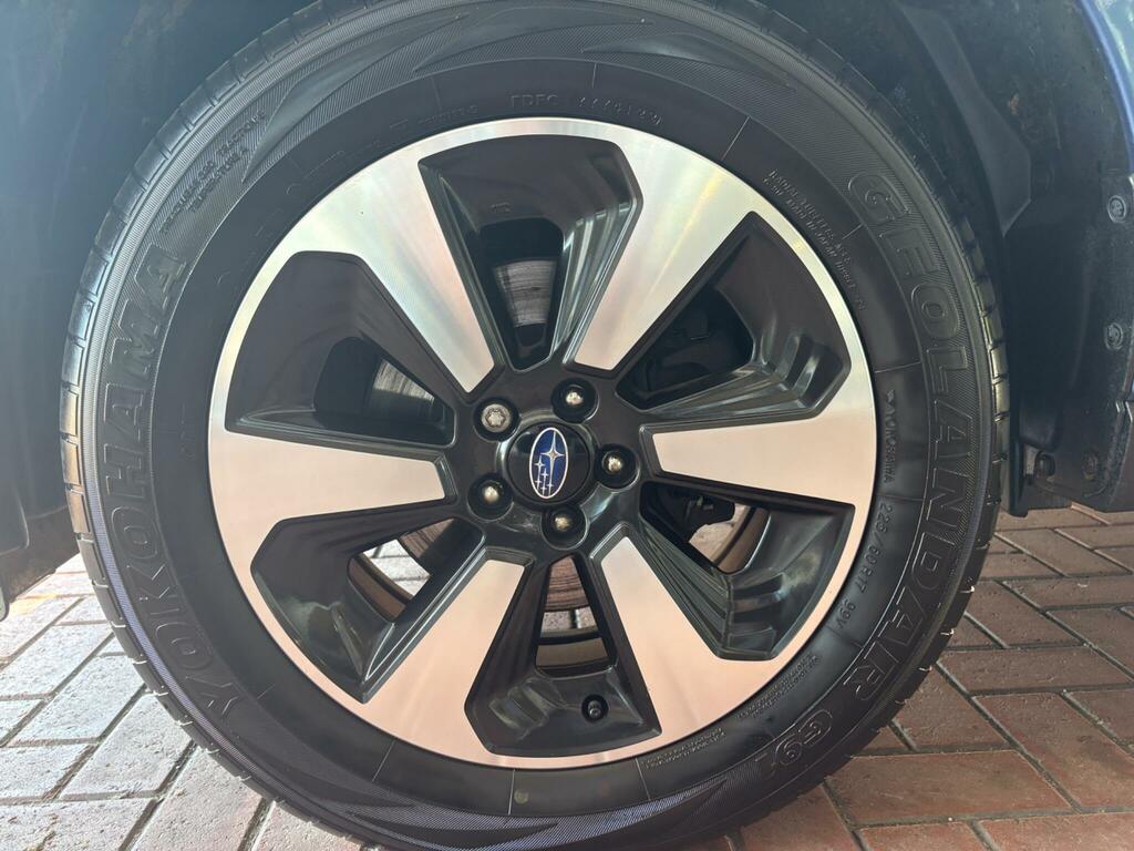 Subaru Forester 2.0 Xe Premium Lineartronic Red #16