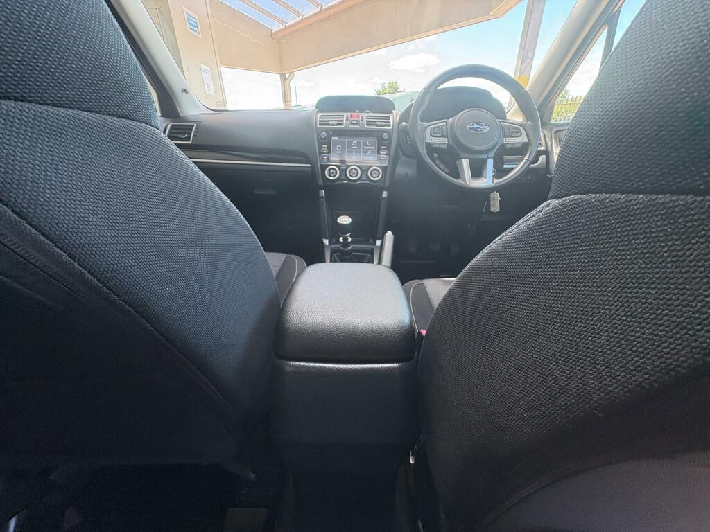 Subaru Forester 2.0 Xe Premium Lineartronic Red #19