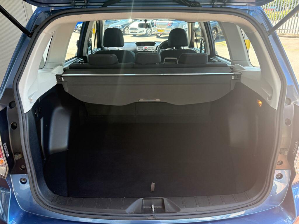 Subaru Forester 2.0 Xe Premium Lineartronic Red #46