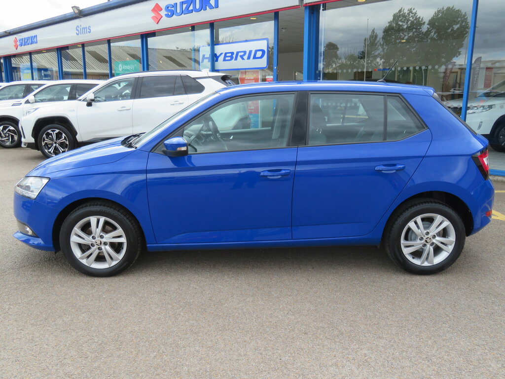 Skoda Fabia Fabia Hatchback Blue #6