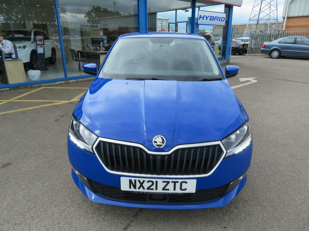 Skoda Fabia Fabia Hatchback Blue #2
