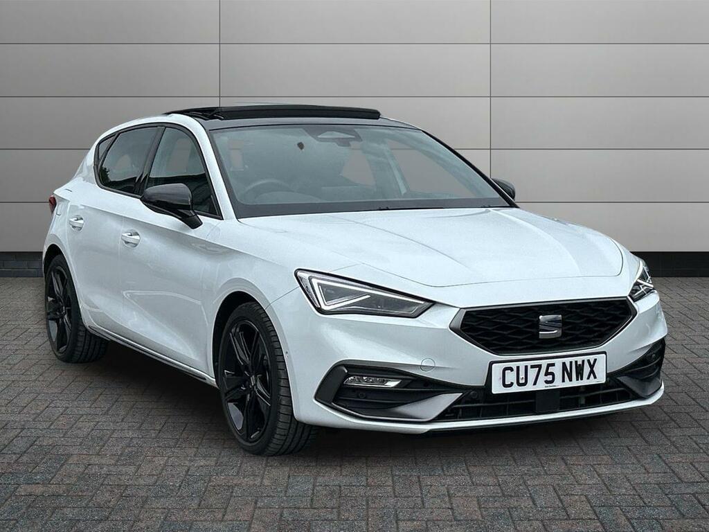 Seat Leon 1.5 Etsi Mhev Fr Black Edition Dsg Euro 6 Ss White