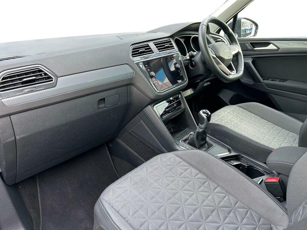 Volkswagen Tiguan 1.5 Tsi Life Euro 6 Ss CA23UYO Grey #3
