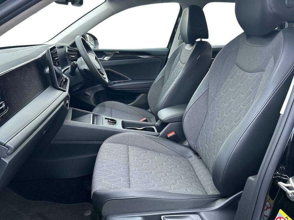 Volkswagen Tiguan 1.5 Etsi Mhev Match Dsg Euro 6 Ss CV75FXE Black #2