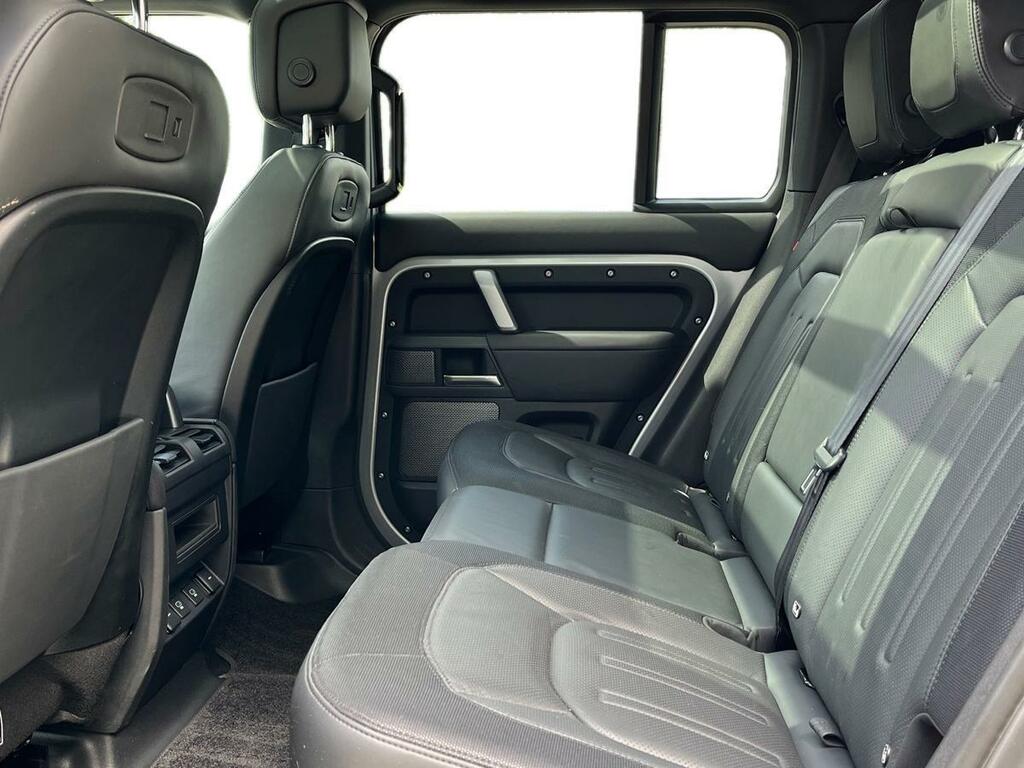 Land Rover Defender 110 3.0 D300 SG21RPN Silver #4