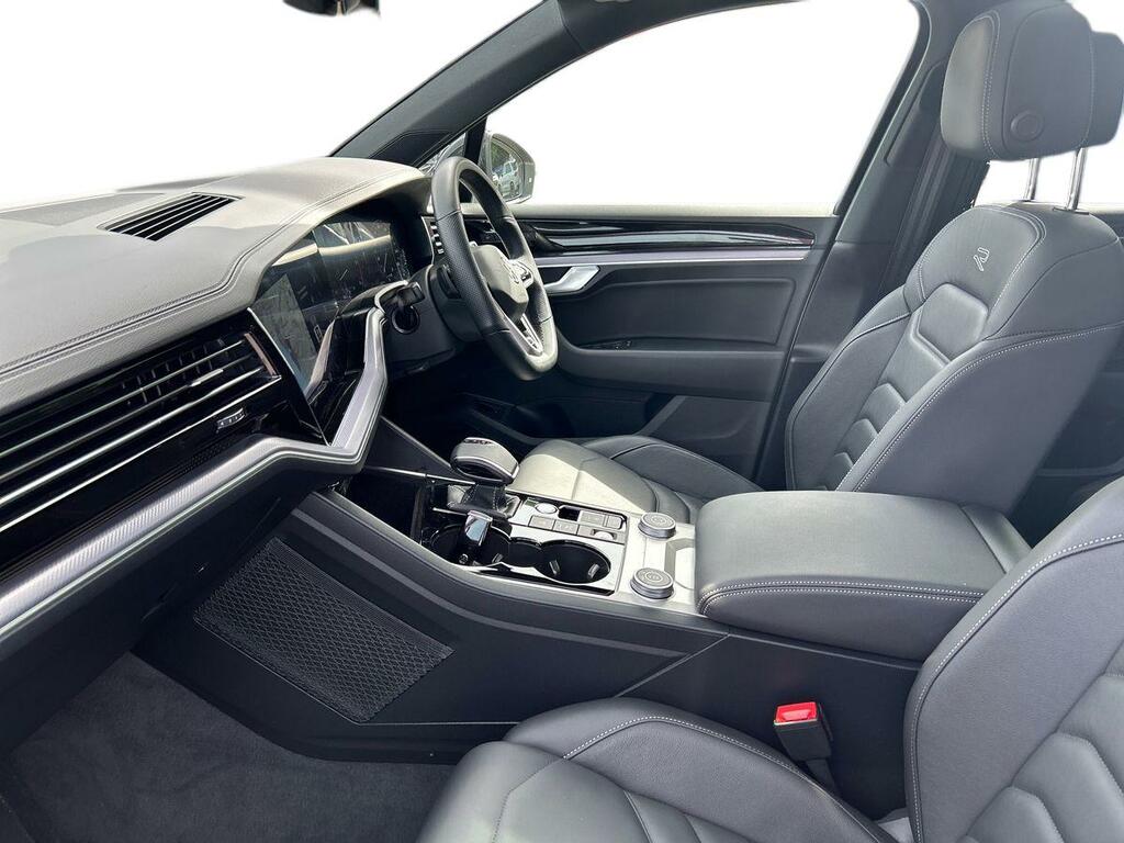 Volkswagen Touareg 3.0 Tdi V6 Black Edition Tiptronic 4Motion Euro 6 CP23VOV White #3