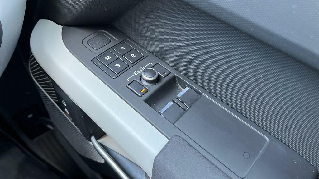 Land Rover Defender 90 Defender 3.0 D200 S 90 6 Seat Blue #25