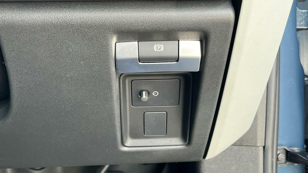 Land Rover Defender 90 Defender 3.0 D200 S 90 6 Seat Blue #32