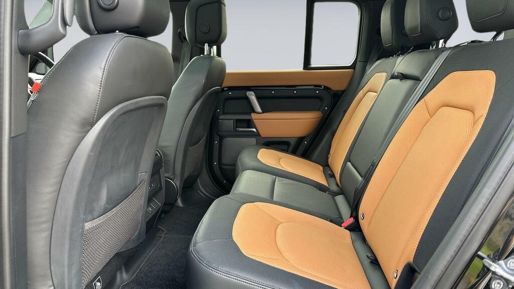 Land Rover Defender 110 3.0 D300 Mhev X-dynamic Hse 4Wd Euro 6 Ss CL73VMZ Black #4