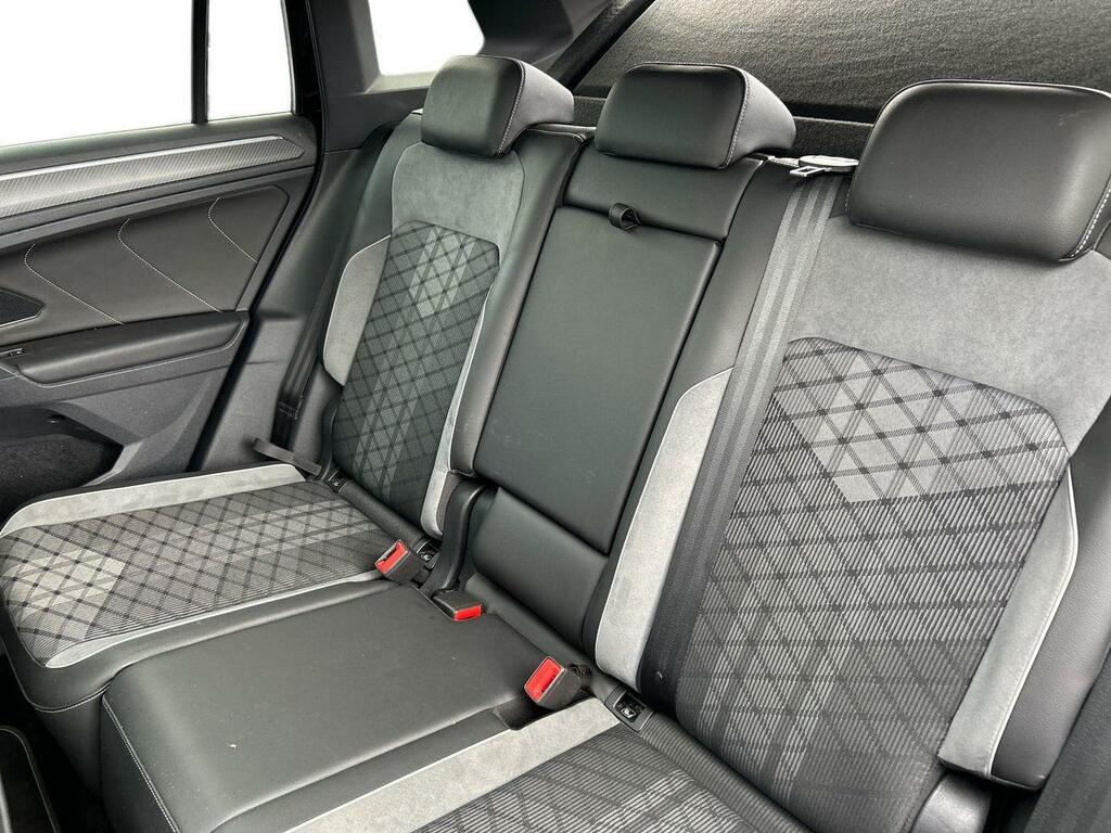Volkswagen Tiguan 1.5 Tsi Black Edition Dsg Euro 6 Ss MK24VML Black #4