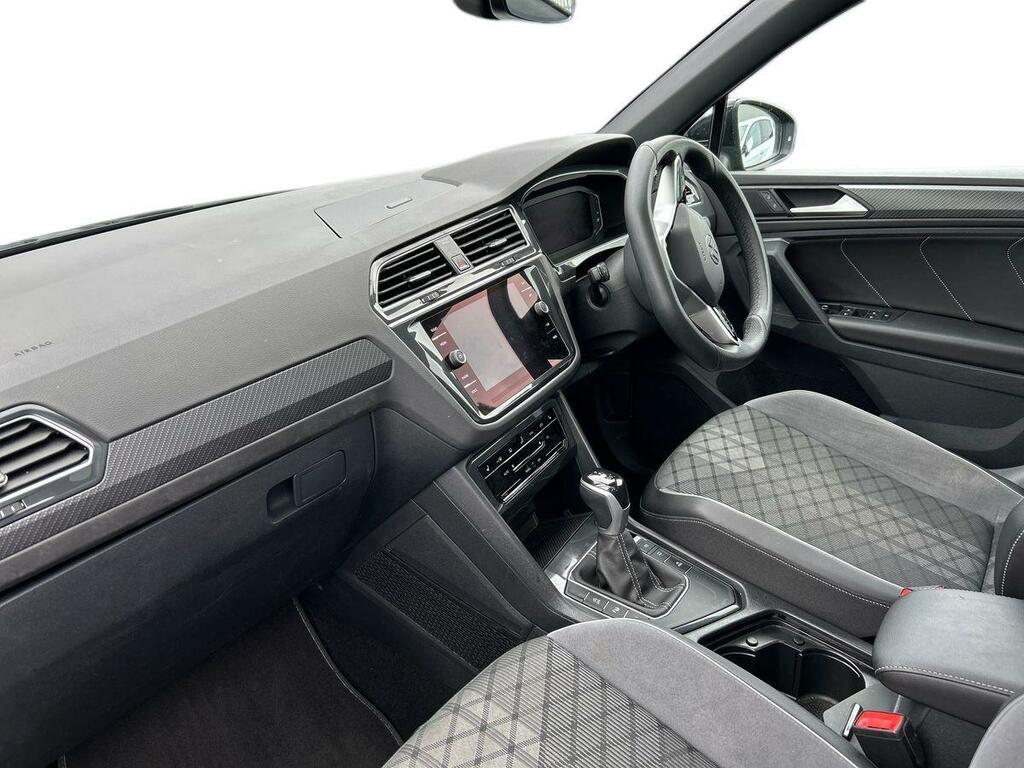Volkswagen Tiguan 1.5 Tsi Black Edition Dsg Euro 6 Ss MK24VML Black #3