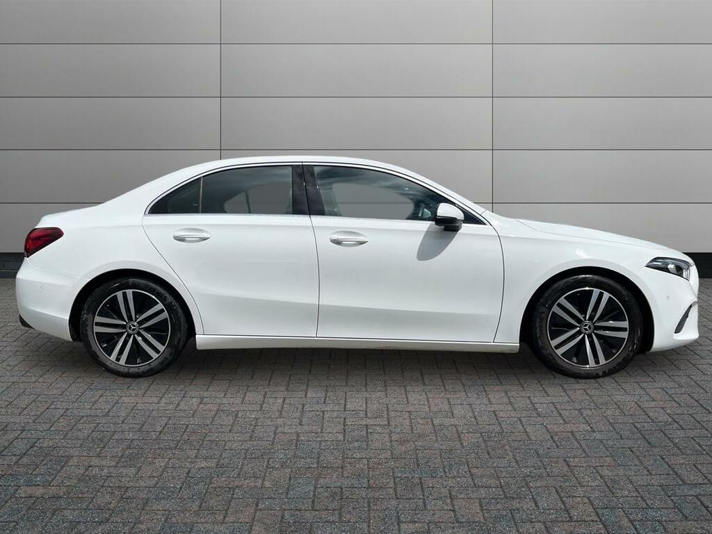 Mercedes-Benz A Class 1.3 A200 Sport Executive 7G-dct Euro 6 Ss AF70KNA White #5