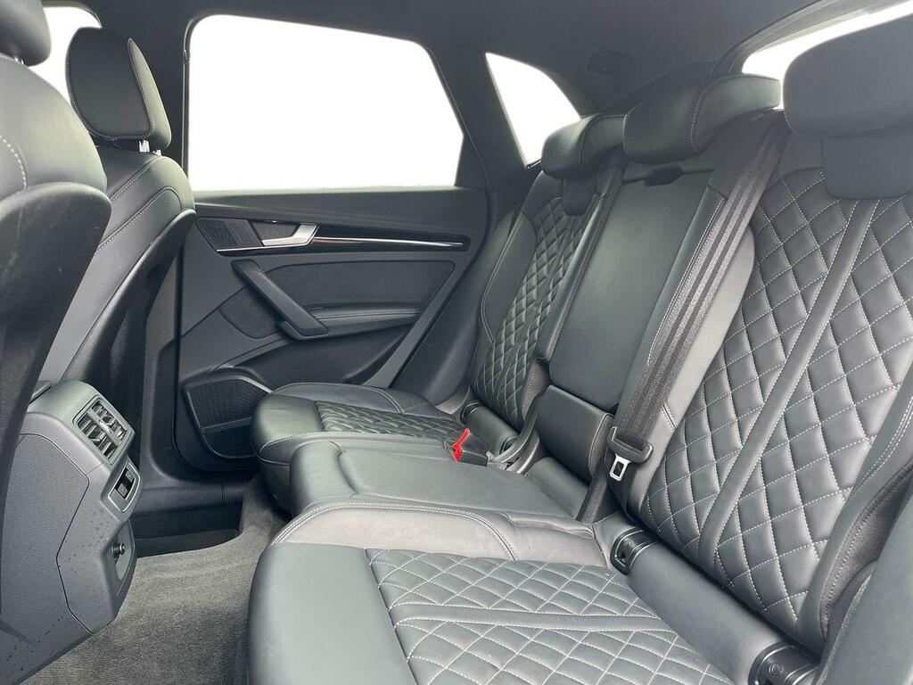 Audi Q5 Edition 1 40 Tdi Quattro 204 Ps S Tronic White #4