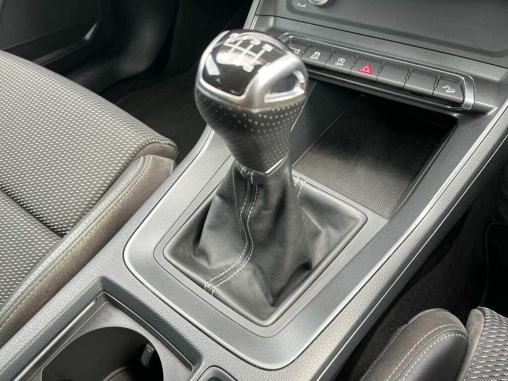 Audi Q3 35 Tfsi S Line White #36