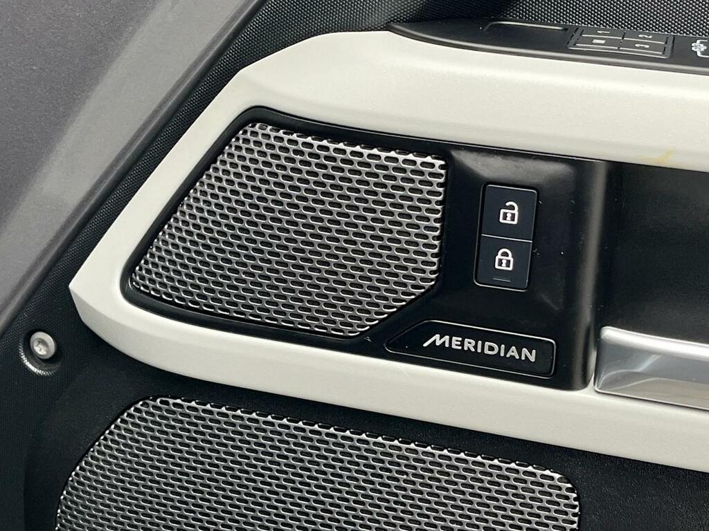 Land Rover Defender D250 X-dynamic Hse Green #24