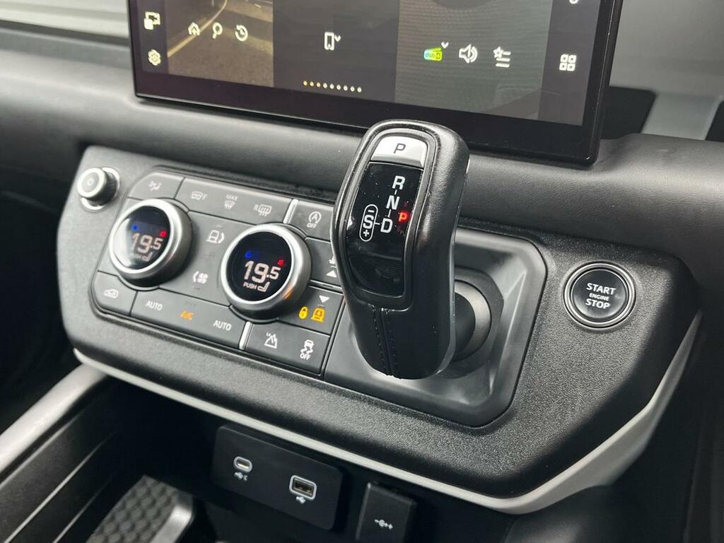 Land Rover Defender D250 X-dynamic Hse Green #13