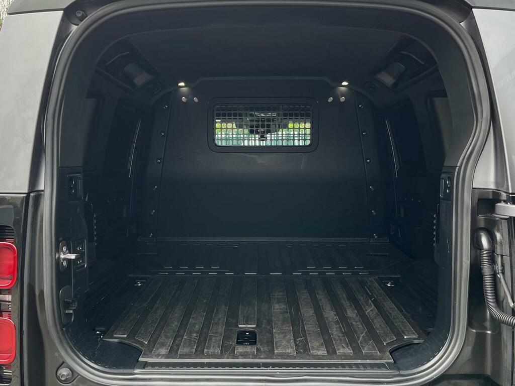 Land Rover Defender D250 X-dynamic Hse Green #10