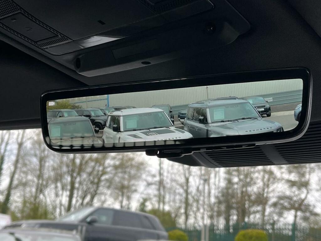 Land Rover Defender D250 X-dynamic Hse Green #30
