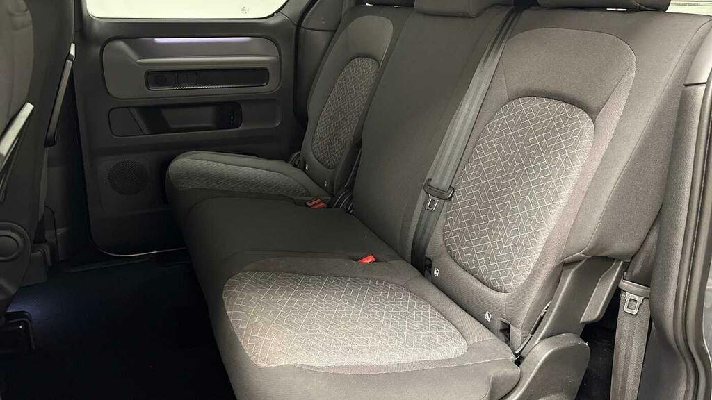 Volkswagen ID.Buzz Pro Commerce Plus Black #8