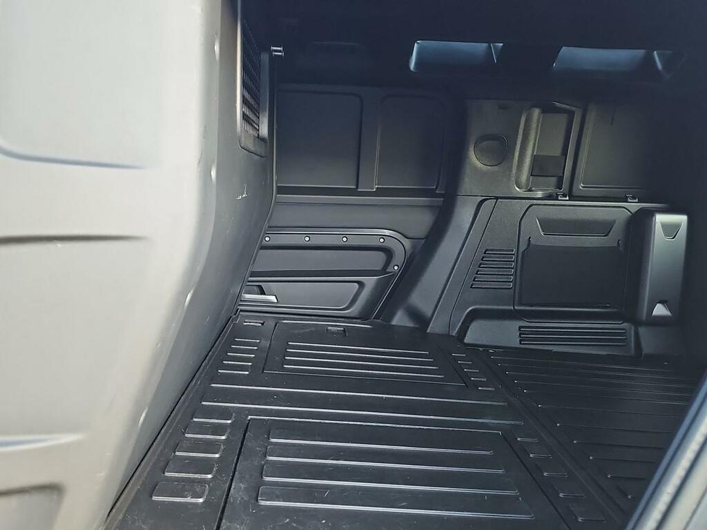 Land Rover Defender 3.0 D300 Hard Top X-dynamic Hse Grey #4