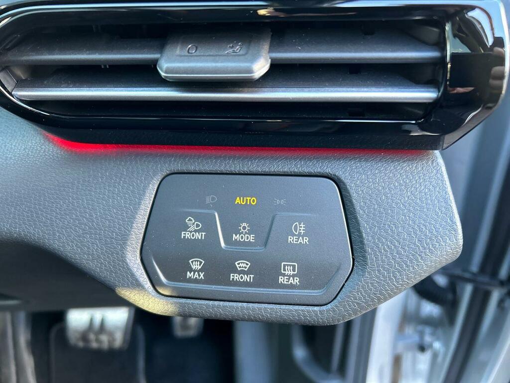 Volkswagen ID.5 Pro 77Kwh Match White #21