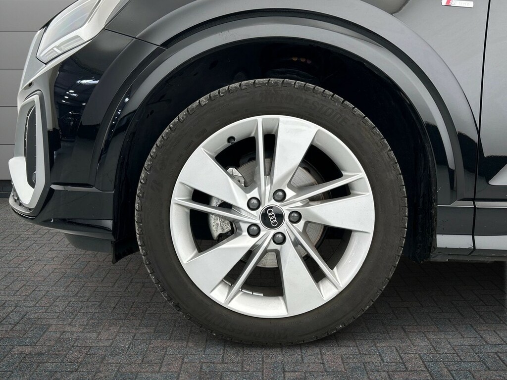 Audi Q2 35 Tfsi Black Edition S Tronic Tech Grey #8