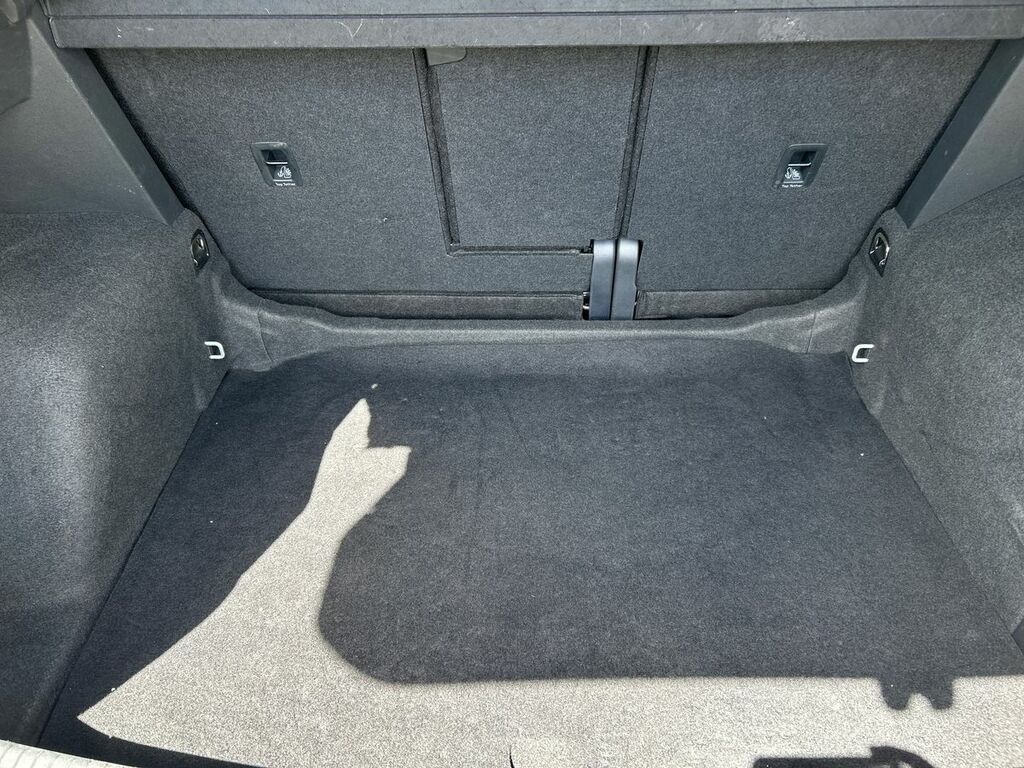 Volkswagen Tiguan Active White #42